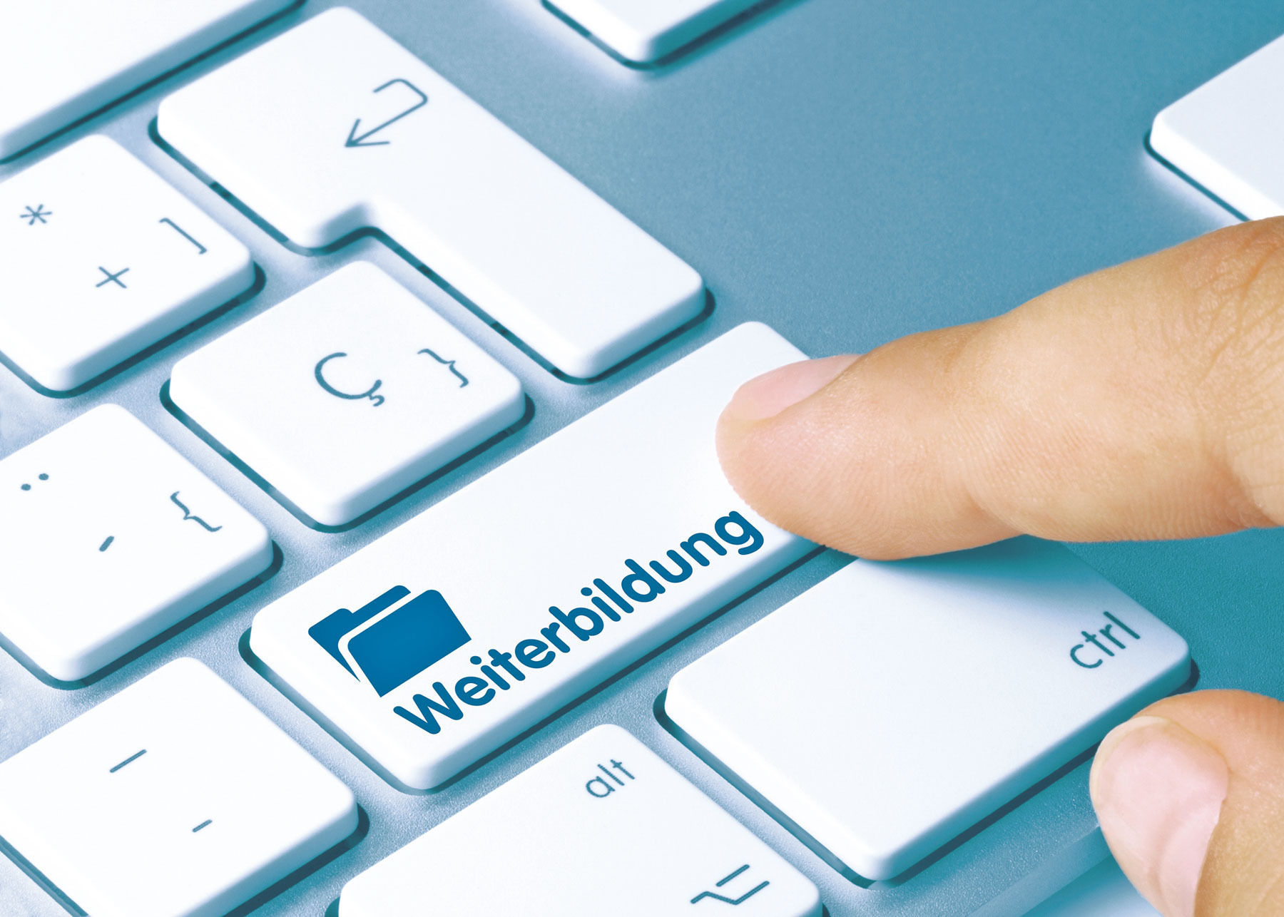 Verpflichtende Weiterbildungen  absolvieren.jpg © Foto: AdobeStock/momius Verpflichtende Weiterbildungen  absolvieren.jpg © Foto: AdobeStock/momius