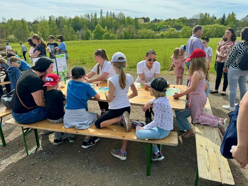 Aktivtag Wildbienen  © Die Bäuerinnen im Bezirk Waidhofen/Thaya Aktivtag Wildbienen  © Die Bäuerinnen im Bezirk Waidhofen/Thaya