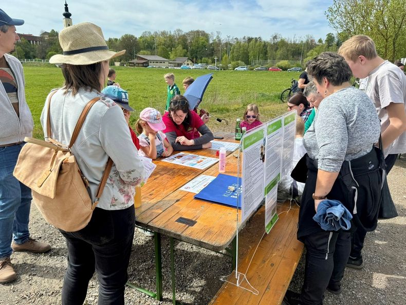 Aktivtag Wildbienen  © Die Bäuerinnen im Bezirk Waidhofen/Thaya Aktivtag Wildbienen  © Die Bäuerinnen im Bezirk Waidhofen/Thaya