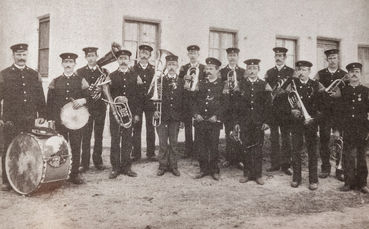 Gründungsfoto Surheim.jpg © Archiv Gründungsfoto Surheim.jpg © Archiv