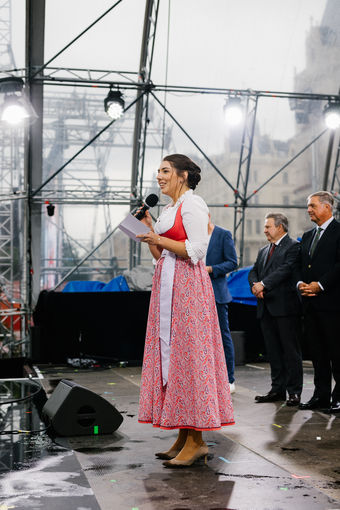 Neue Wiener Weinkönigin.jpg © stadtwienmarketing/studiowey Neue Wiener Weinkönigin.jpg © stadtwienmarketing/studiowey