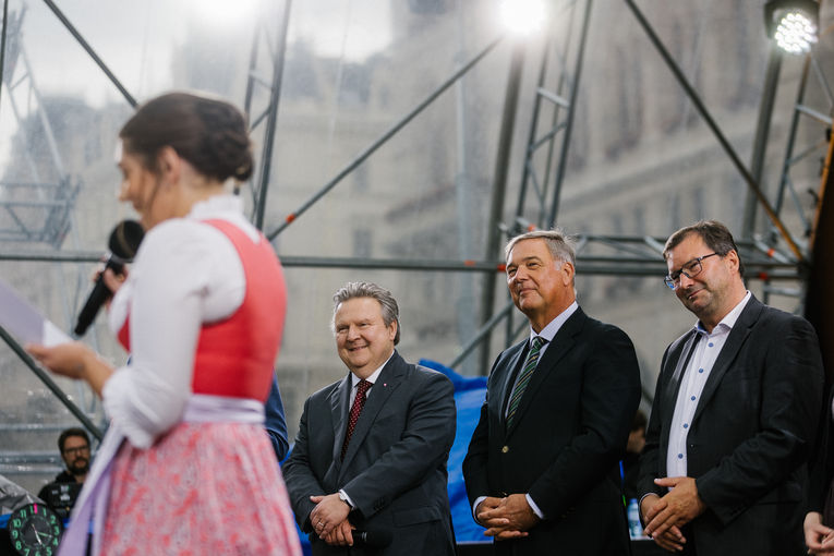 Neue Wiener Weinkönigin.jpg © stadtwienmarketing/studiowey Neue Wiener Weinkönigin.jpg © stadtwienmarketing/studiowey