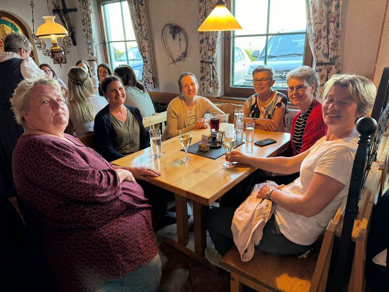 Heuriger 5.jpg Heuriger 5.jpg