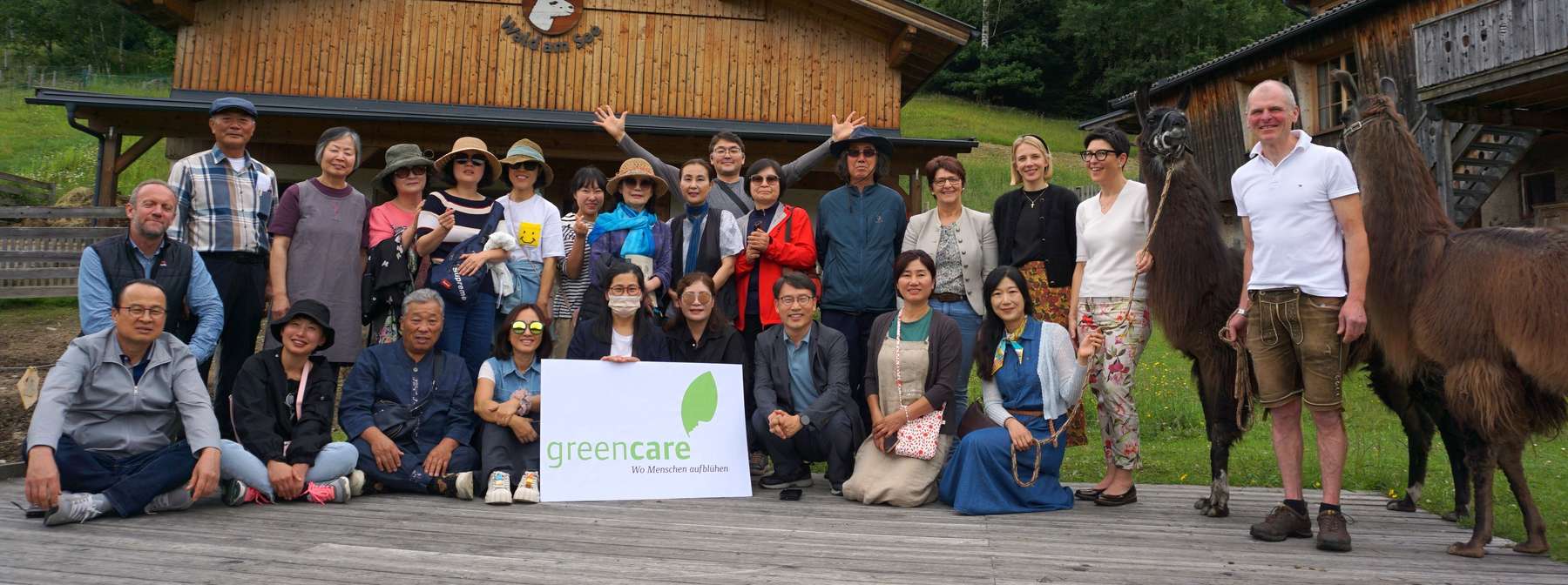 Exkursionsgruppe aus Südkorea besucht GC Betrieb Wald am See.jpg