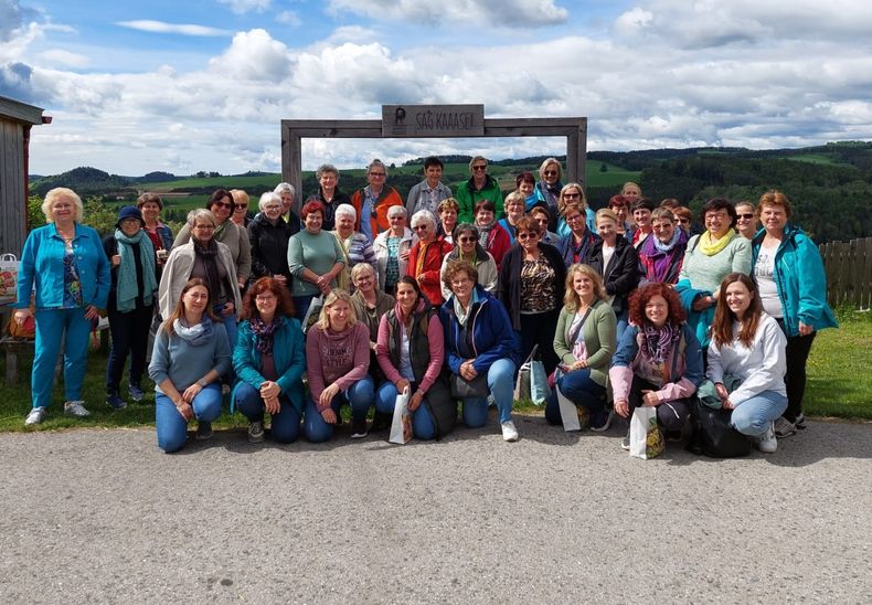 Gruppenbild 4.jpg Gruppenbild 4.jpg