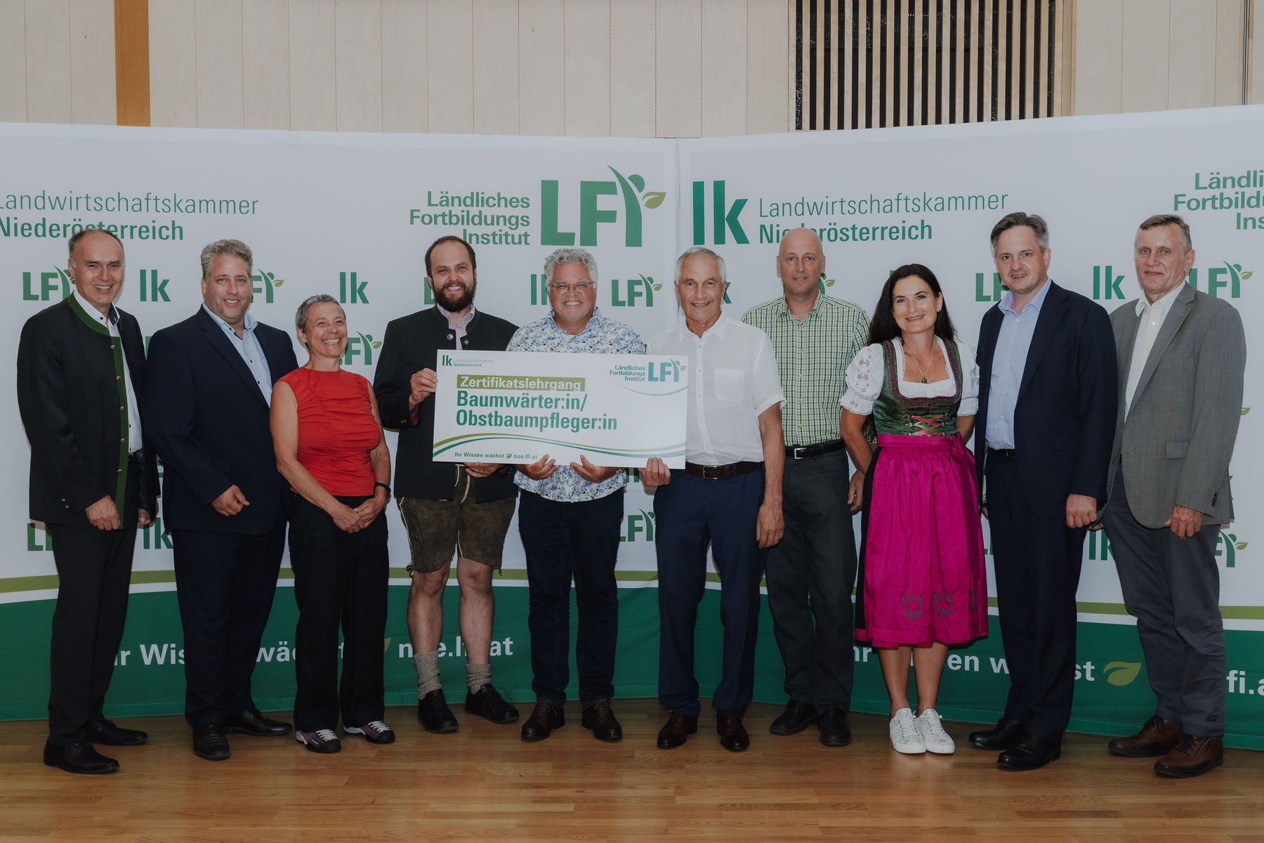 LFI_NOE_20240626_Zertifikatsverleihung_090_2SB03529_(c)SophieBalber.jpg © Sophie Balber/LFI NÖ LFI_NOE_20240626_Zertifikatsverleihung_090_2SB03529_(c)SophieBalber.jpg © Sophie Balber/LFI NÖ