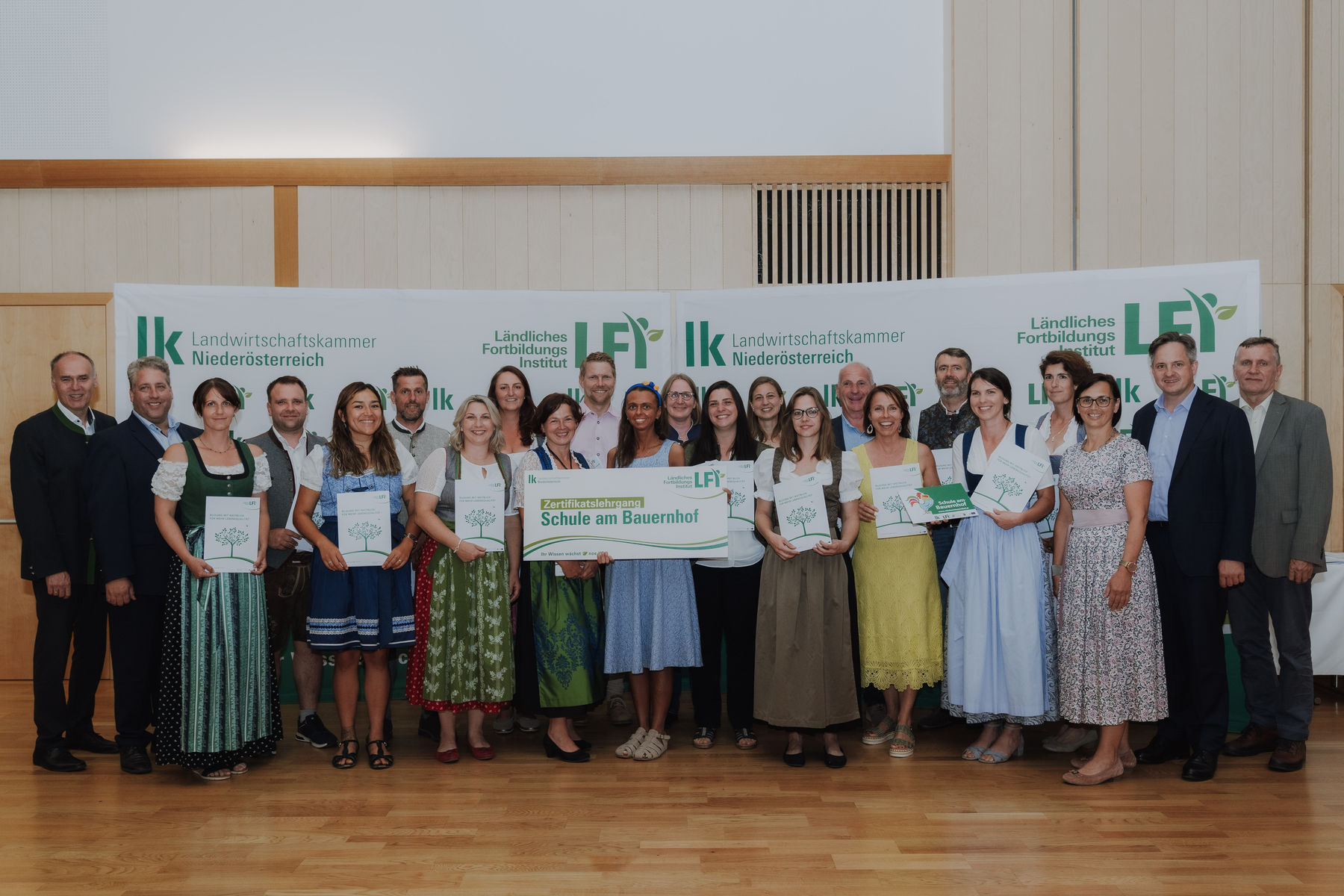 LFI_NOE_20240626_Zertifikatsverleihung_124_2SB03614_(c)SophieBalber.jpg © Sophie Balber/LFI NÖ LFI_NOE_20240626_Zertifikatsverleihung_124_2SB03614_(c)SophieBalber.jpg © Sophie Balber/LFI NÖ