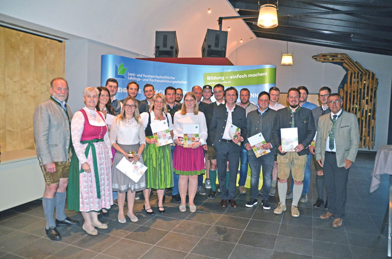 136 neue land- und forstwirtschaftliche  Facharbeiter für Salzburg.jpg © LFA 136 neue land- und forstwirtschaftliche  Facharbeiter für Salzburg.jpg © LFA