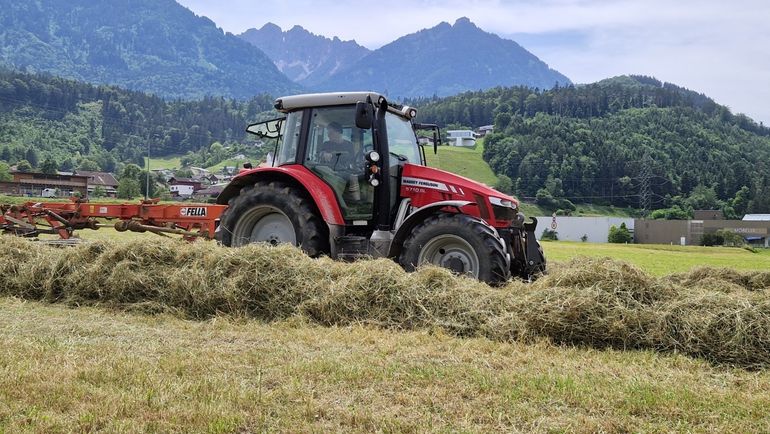 2024: Heuen unter schwierigen Wetterbedingungen © Archiv