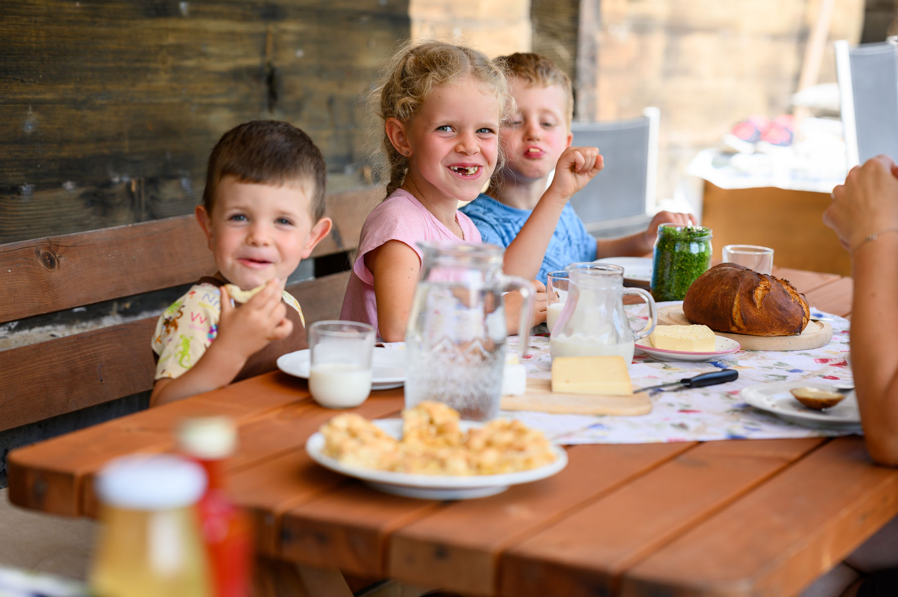 kinder-jausnen-essen-pausshof-kleinarl-sbg-urlaubambauernhof.jpg © UaB kinder-jausnen-essen-pausshof-kleinarl-sbg-urlaubambauernhof.jpg © UaB