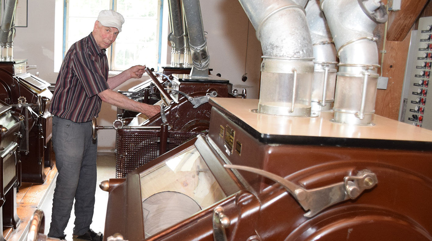 Mittelständische Mühle mit eigenem Labor: Aichermühle in Fridolfing.jpg © Prof. Mag. Josef A. Standl Mittelständische Mühle mit eigenem Labor: Aichermühle in Fridolfing.jpg © Prof. Mag. Josef A. Standl