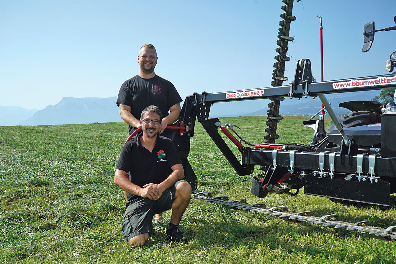 Verlustarme Ernte  mit Doppelmesser und Kammschwader.jpg