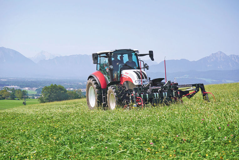 Verlustarme Ernte  mit Doppelmesser und Kammschwader.jpg