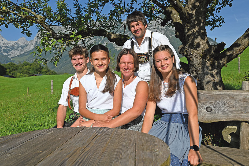 Bayerische Almschönheit mit   Weitblick.jpg © Christine Mooslechner Bayerische Almschönheit mit   Weitblick.jpg © Christine Mooslechner