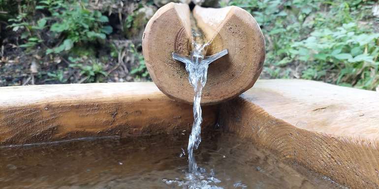 Holzbrunnen.jpg