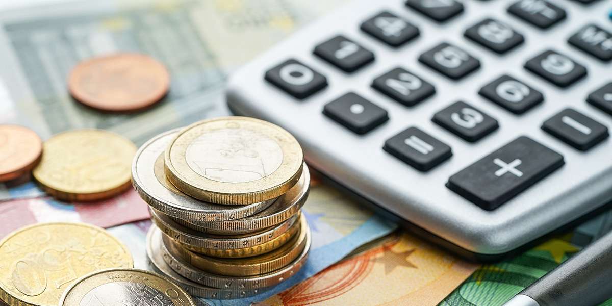 Geld Rechner © jd-photodesign  – stock.adobe.com