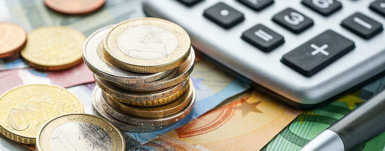 Geld Rechner © jd-photodesign  – stock.adobe.com