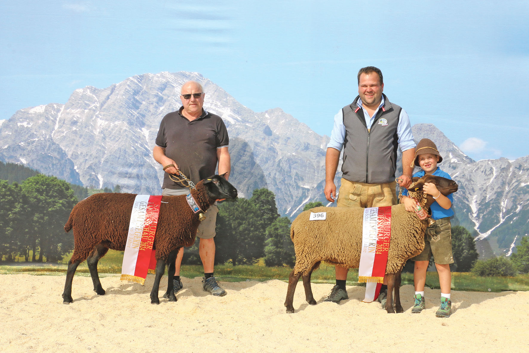 Landesschau mit  hervorragenden Tieren aus acht Rassen.jpg © Sendlhofer