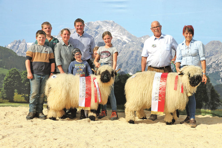 Landesschau mit  hervorragenden Tieren aus acht Rassen.jpg © Sendlhofer Landesschau mit  hervorragenden Tieren aus acht Rassen.jpg © Sendlhofer