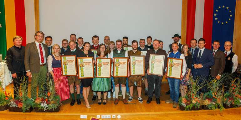 Neuen Meisterinnen und Meister 2024.jpg © Jannach Neuen Meisterinnen und Meister 2024.jpg © Jannach