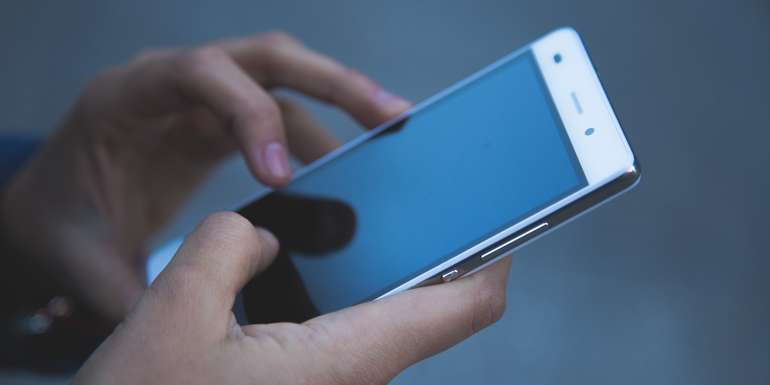 Handy .jpg © Pexels