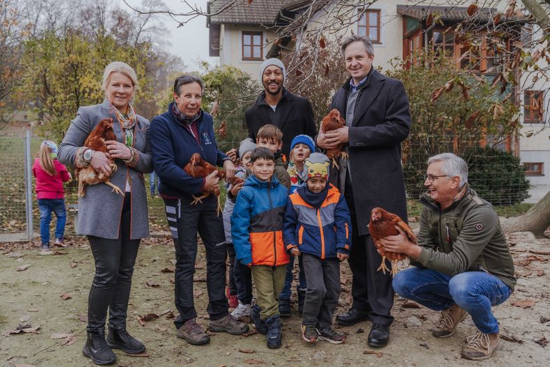 Foto 1 25 Jahre Schule am Bauernhof.jpg Foto 1 25 Jahre Schule am Bauernhof.jpg