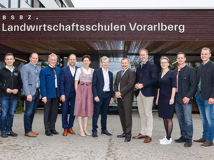 Viele Gratulant/-innen fanden sich beim BSBZ zum 50-jährigen Bestehen ein. © Land Vorarlberg / Hofmeister