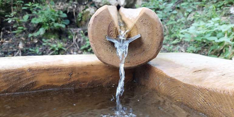 Holzbrunnen.jpg