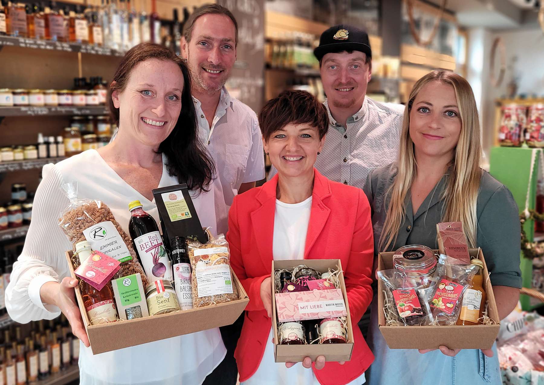 Geschenkkörbe mit regionalen bäuerlichen Produkten.jpg