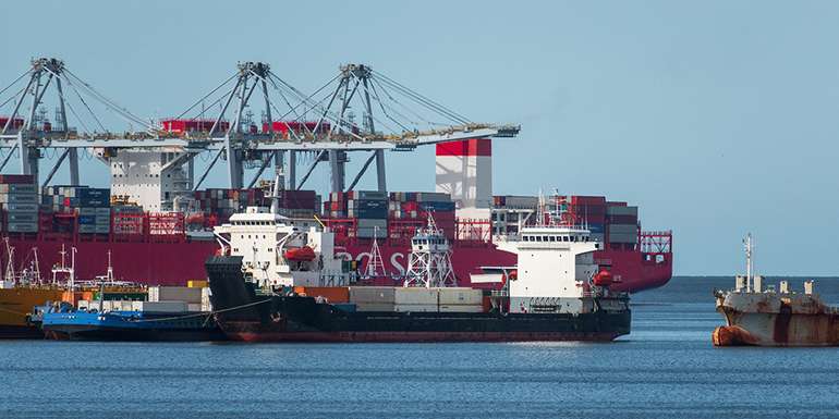 Containerschiffe © Marcelo – stock.adobe.com Containerschiffe © Marcelo – stock.adobe.com