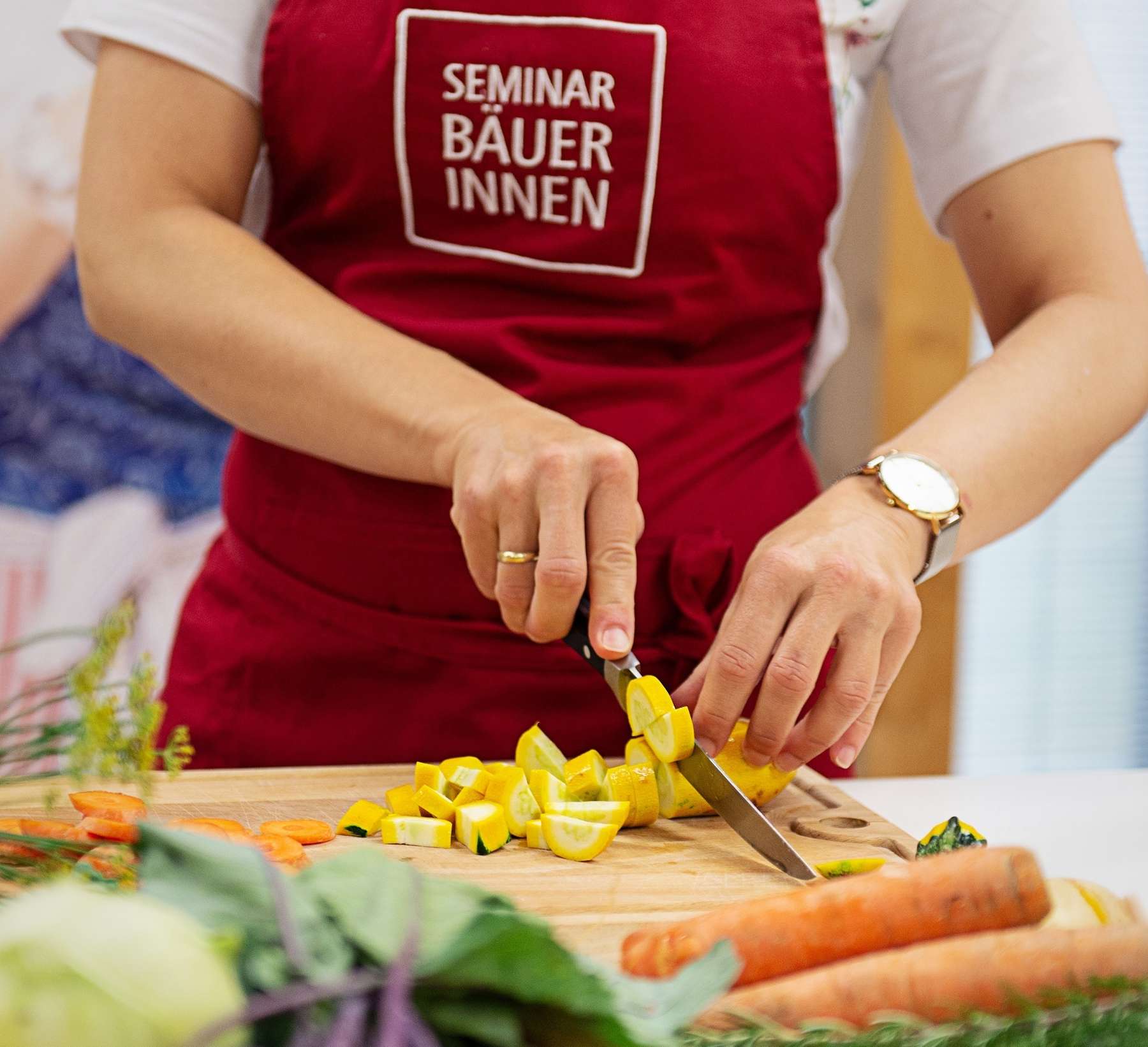 Seminarbäuerin beim Kochen © Carletto Phographie