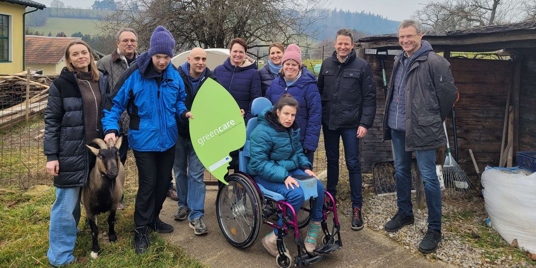 Weihnachtlicher Besuch am Biobauernhof Passet (c) Green Care.jpg