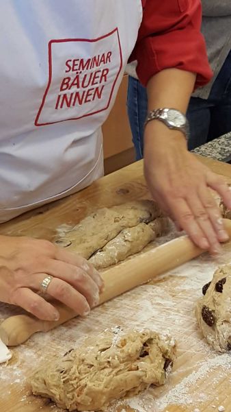 Mödling Weihnachtliche Backkunst.jpg Mödling Weihnachtliche Backkunst.jpg