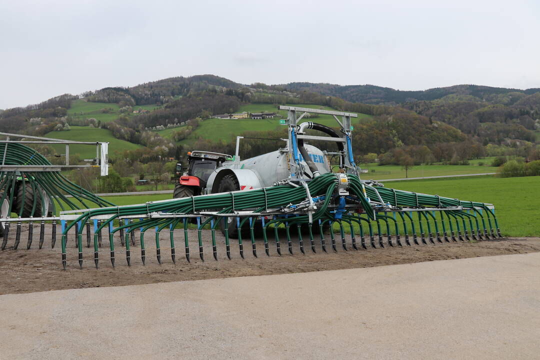 Gülleverschlauchung.jpg © Paula Pöchlauer-Kozel/LK Niederösterreich