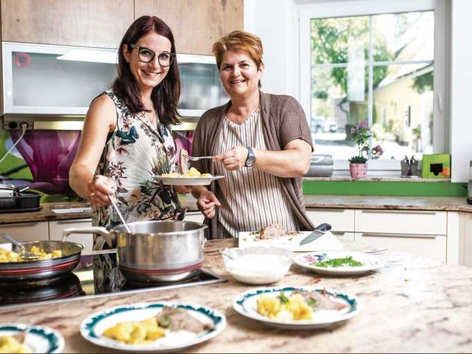 Brigitte und Carina Ratheiser.jpg © Ratheiser Brigitte und Carina Ratheiser.jpg © Ratheiser