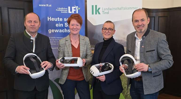 Präsentation der VR-Brillen © LK Tirol Präsentation der VR-Brillen © LK Tirol