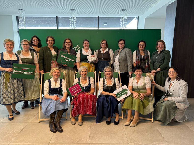 Bezirksgruppe Krems.jpg Bezirksgruppe Krems.jpg