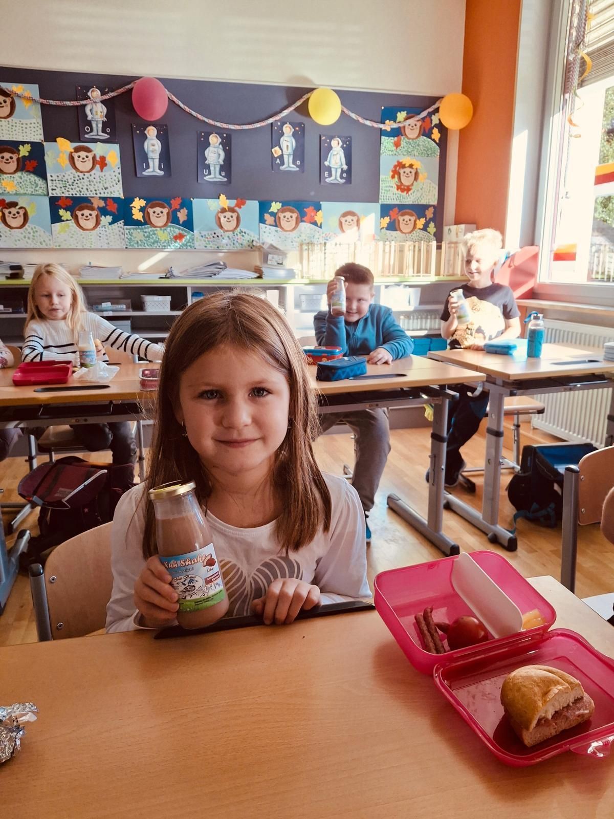 Kind mit Kakao.jpg © Kerschbaumer