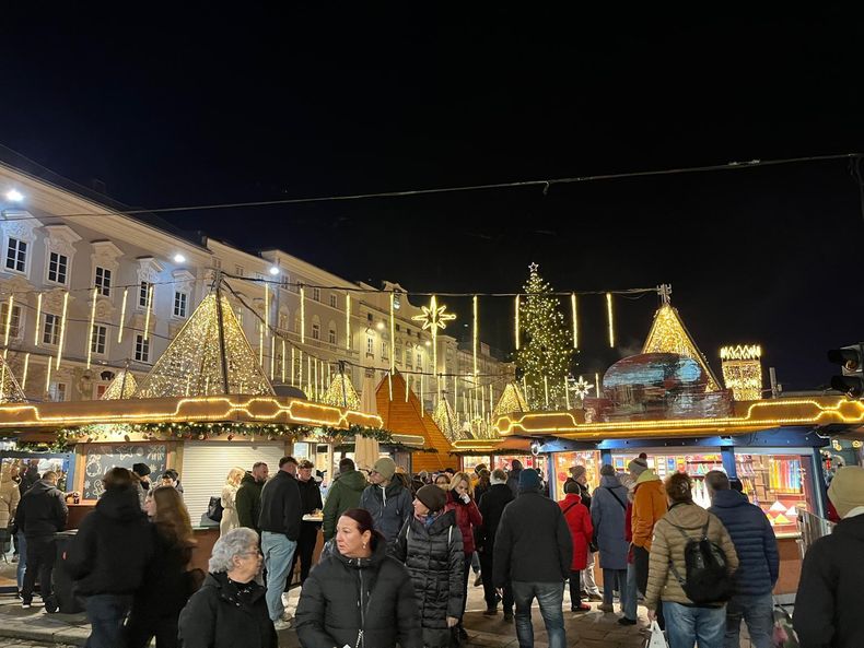 Christkindlmarkt Linz und Kristallschiff © Die Bäuerinnen im Bezirk Gmünd