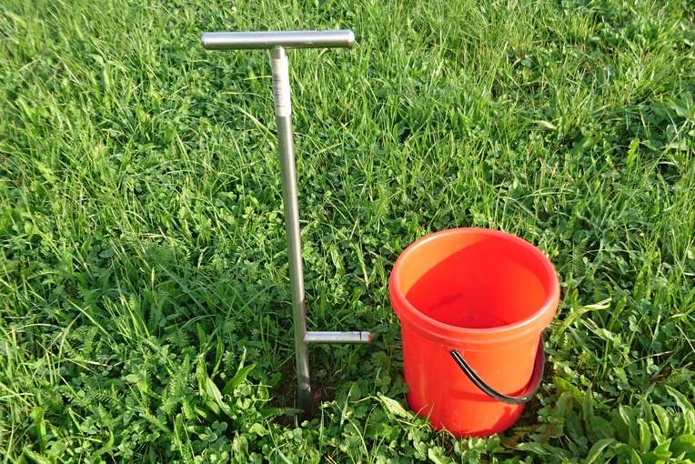 Bodenprobe2.jpg © BWSB Bodenprobe2.jpg © BWSB