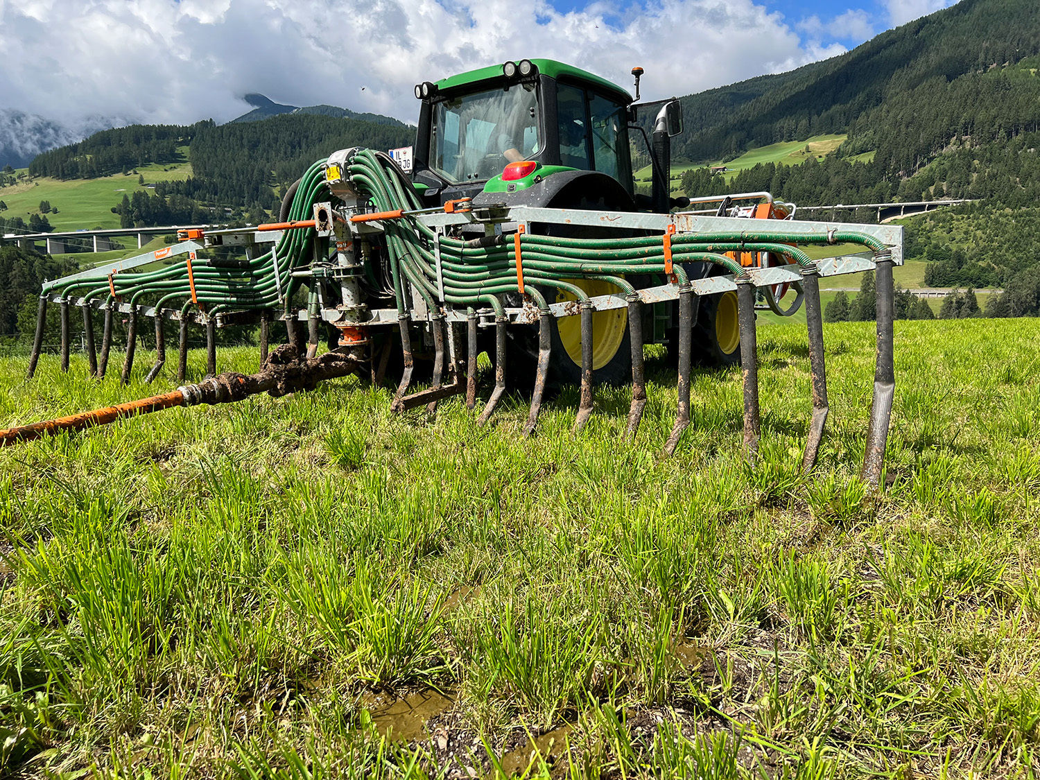 Feld düngen © Egger