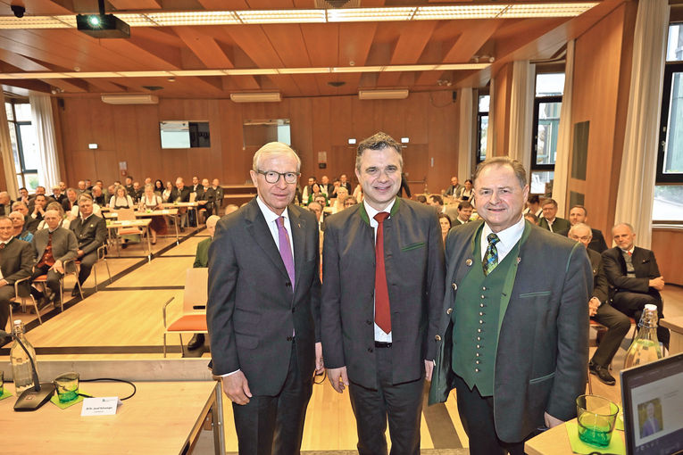 Quehenberger als Präsident der LK wiedergewählt.jpg © Dürnberger Quehenberger als Präsident der LK wiedergewählt.jpg © Dürnberger