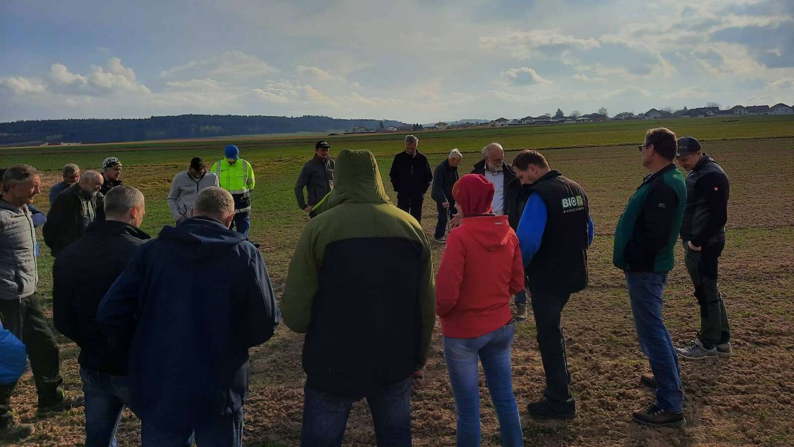 Feldbegehung in Weng im Innkreis, 24. März 2025 Feldbegehung in Weng im Innkreis, 24. März 2025