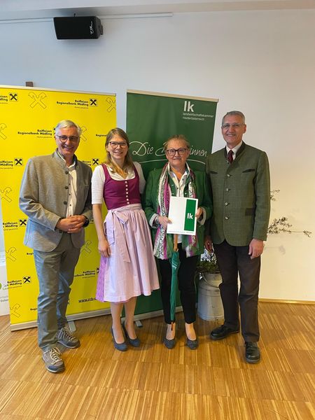 Tag der Bäuerinnen und Frauen im ländlichen Raum im Bezirk Mödling.jpg Tag der Bäuerinnen und Frauen im ländlichen Raum im Bezirk Mödling.jpg