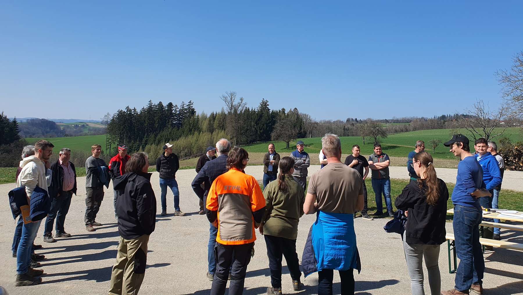 Frühjahrs - Feldbegehung in Stroheim, 3. April 2025