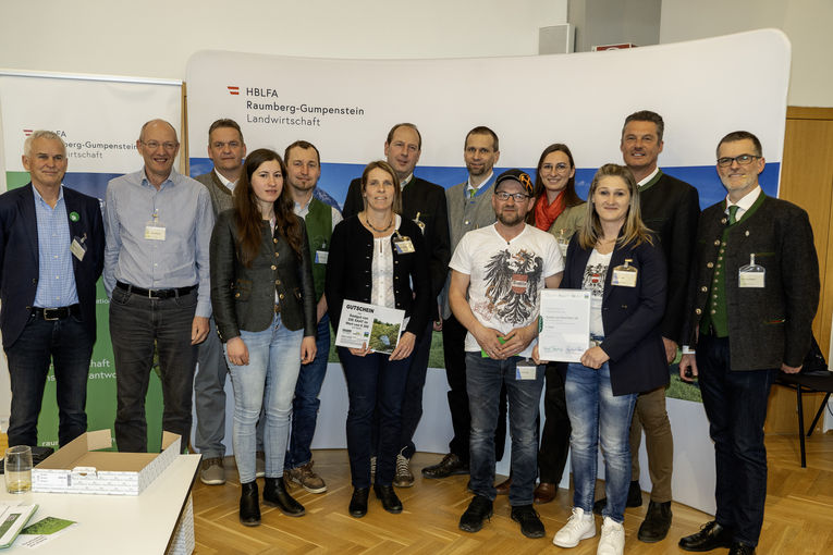 11 erster Aufwuchs Gruppe.jpg © HBLFA Raumberg-Gumpenstein