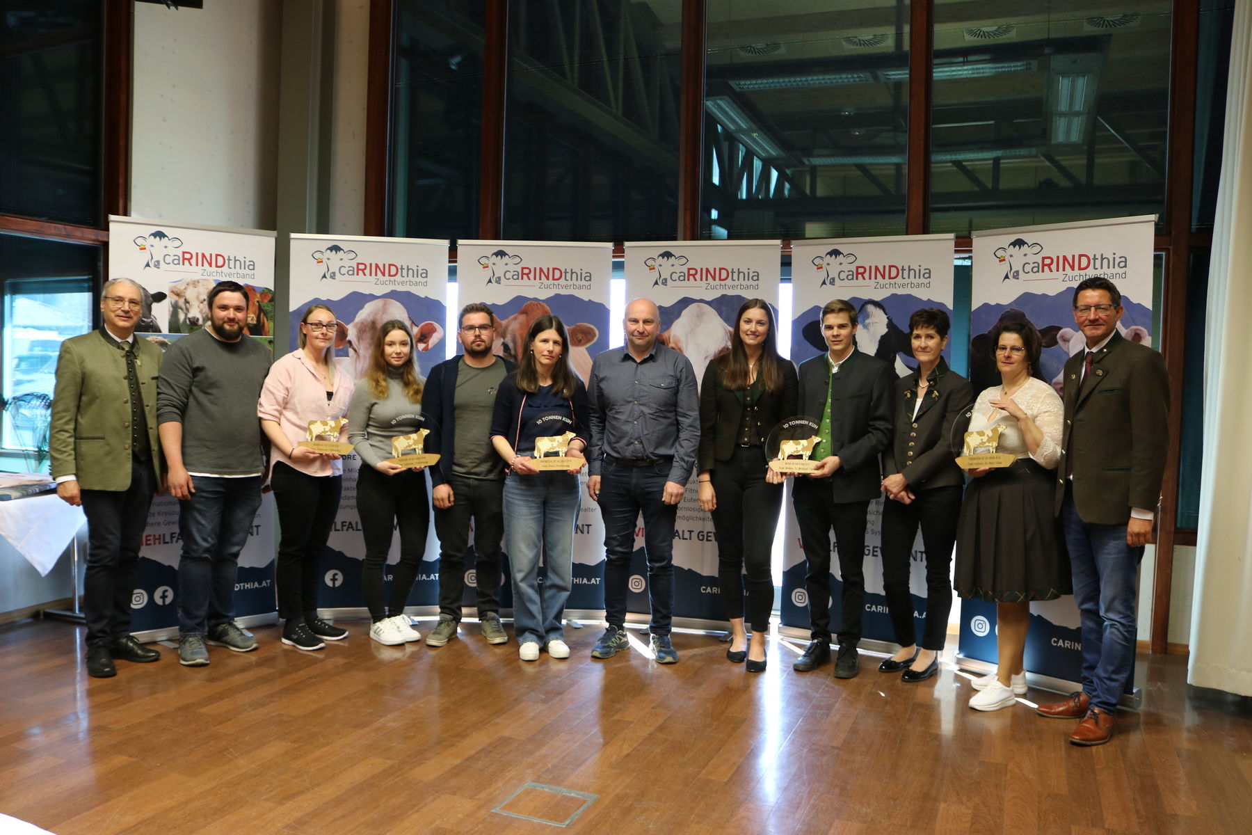 10. Tonnen Kühe FV.jpg © caRINDthia 10. Tonnen Kühe FV.jpg © caRINDthia