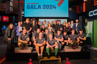 ABV Lehrlingsgala 2024 mit LRin Eibinger-Miedl.jpg © LFI Steiermark