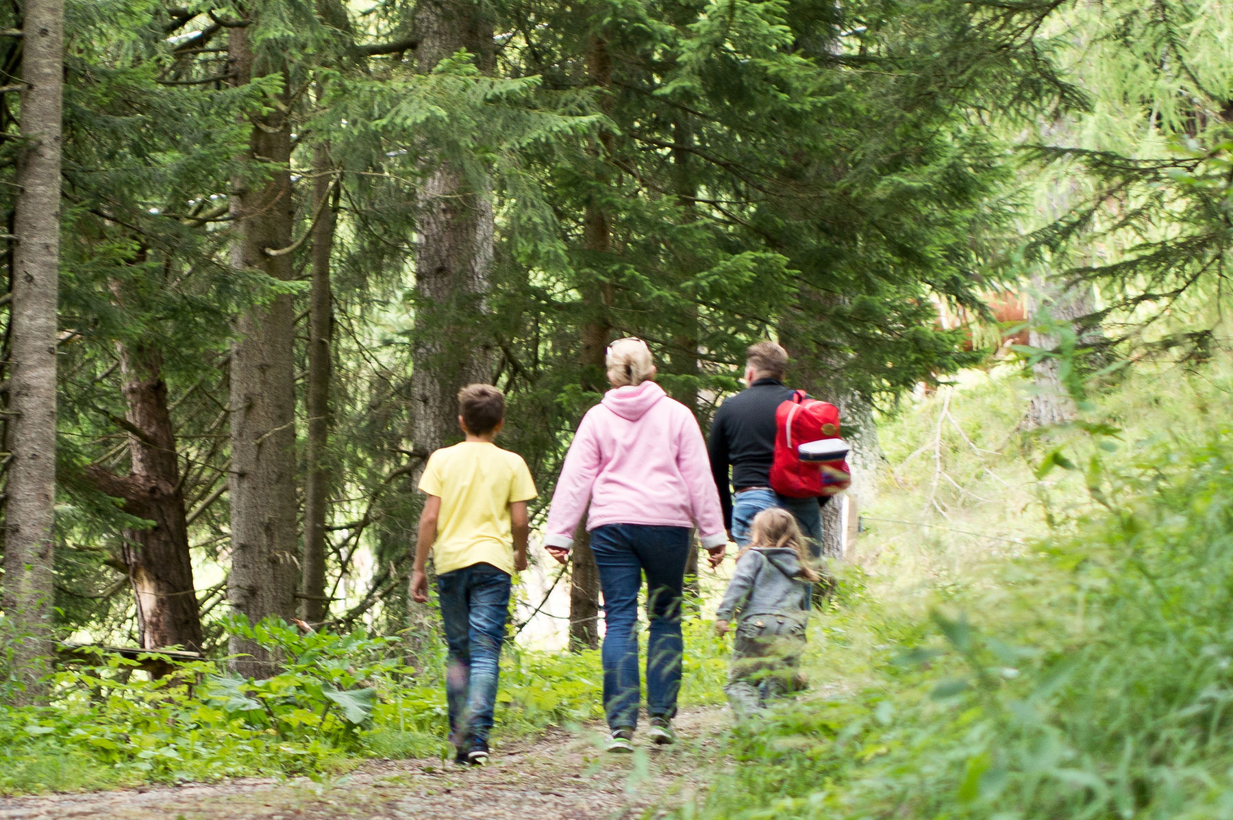 2025-ERGO-Ratgeber-W~t-Kindern-Print.jpg © Ergo Group 2025-ERGO-Ratgeber-W~t-Kindern-Print.jpg © Ergo Group