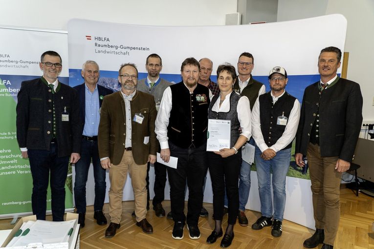 Gruppe Maissilage Meissl Gantschacher_.jpg © HBLFA Raumberg-Gumpenstein Gruppe Maissilage Meissl Gantschacher_.jpg © HBLFA Raumberg-Gumpenstein